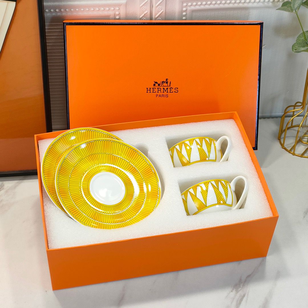 Hermes tea set of two yellow cups